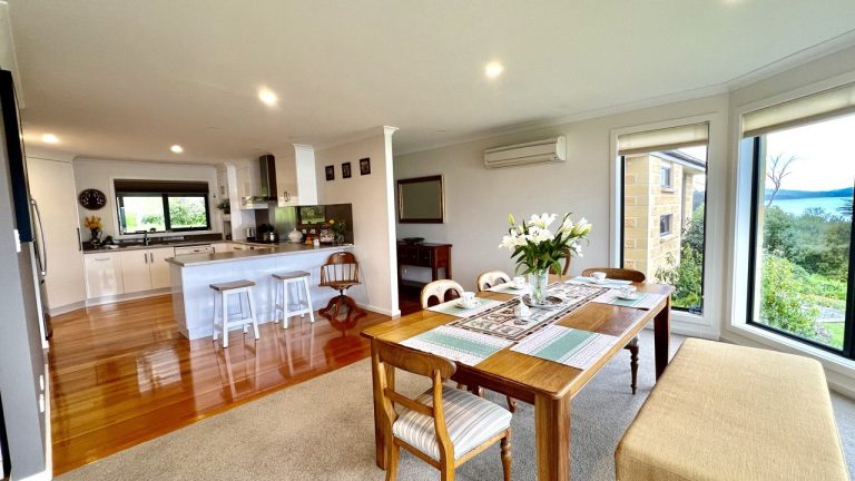 Dining & Kitchen